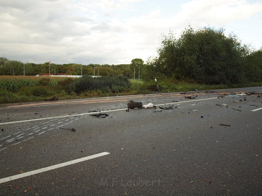 Schwerer VU Koeln Immendorf Kerkraderstr P201.JPG